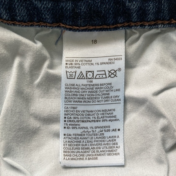 Old Navy Mid-Rise Boyfriend Straight Cut-Off Jeans Vina - Picture 9 of 9